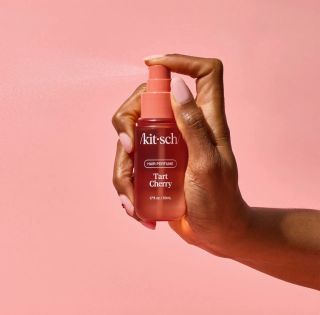 Jaké byly říjnové bestsellery? ❤️‍🔥❤️‍🔥 1. Vlasové parfémy Kitsch 2. Dětské digitální kamery Konges Slojd 3. Mom-bag Teddy...